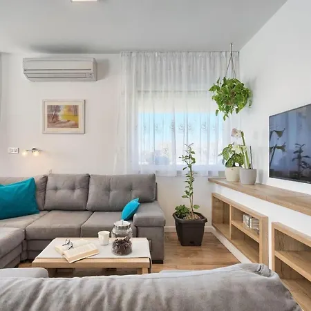 Bokan By Interhome * Πούλα